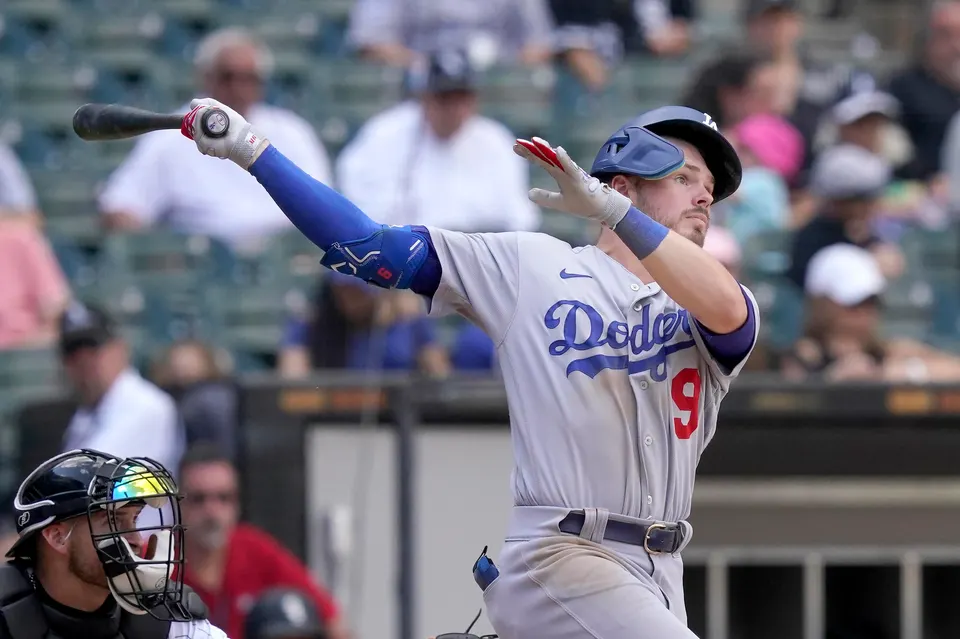 Read more about the article BREAKING: Dodgers trade 2B infielder to Reds