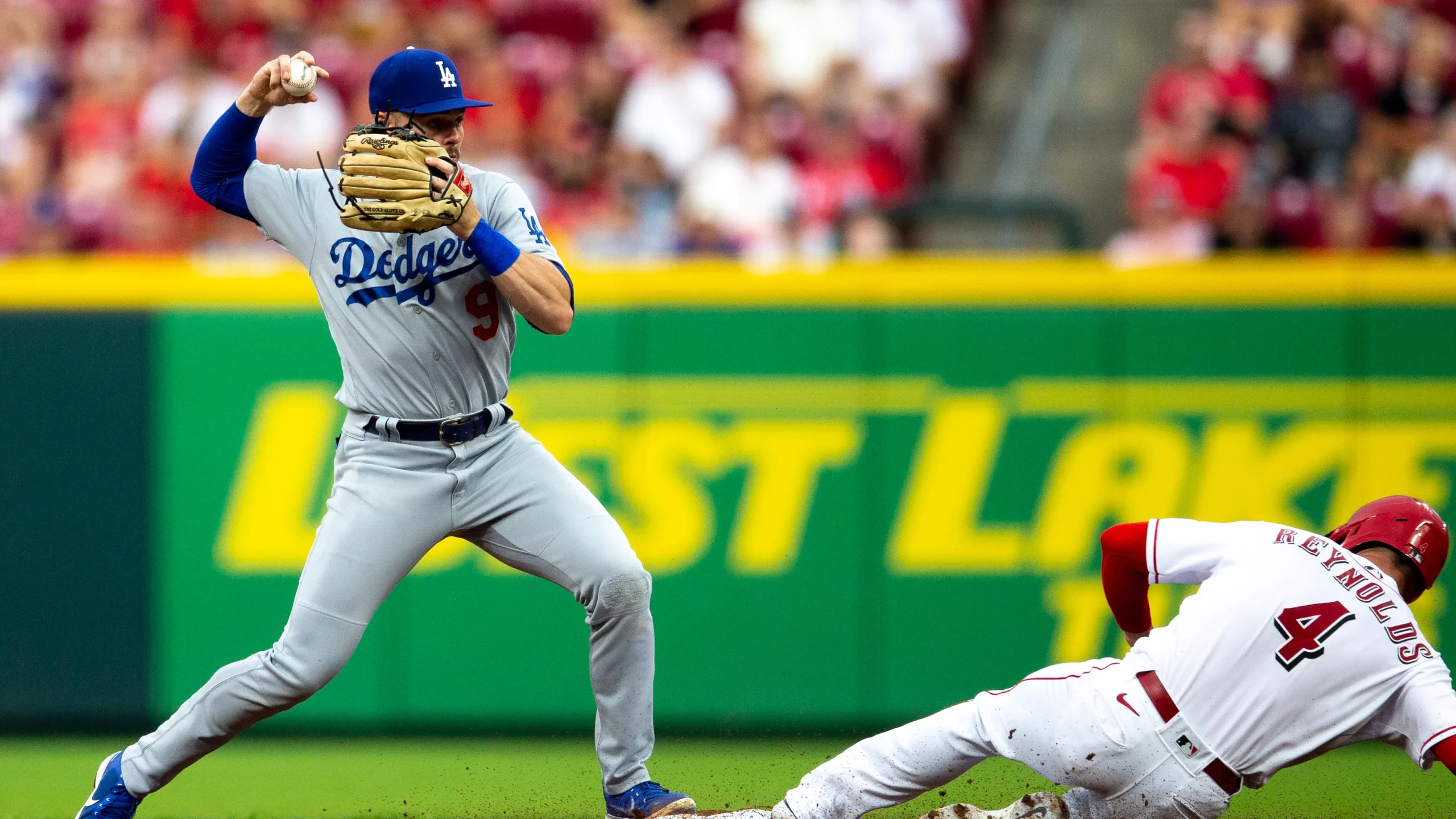 Read more about the article BREAKING: Dodgers trade 2B infielder to the Reds.