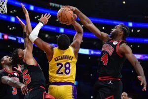 Read more about the article JUST IN: Lakers Show Trade Interest In Bulls Veteran