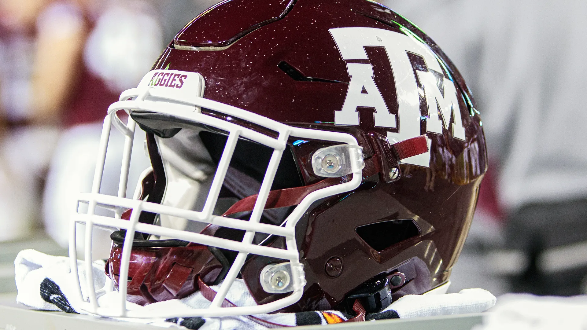 Read more about the article JUST IN: Texas A&M Edge Rusher Expected To Team Up With Aidan Hutchinson