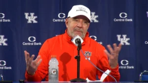 Read more about the article JUST IN: Bruce Pearl Jokes about Coaching Change Rumors after No. 1 Auburn Blows Out Kentucky